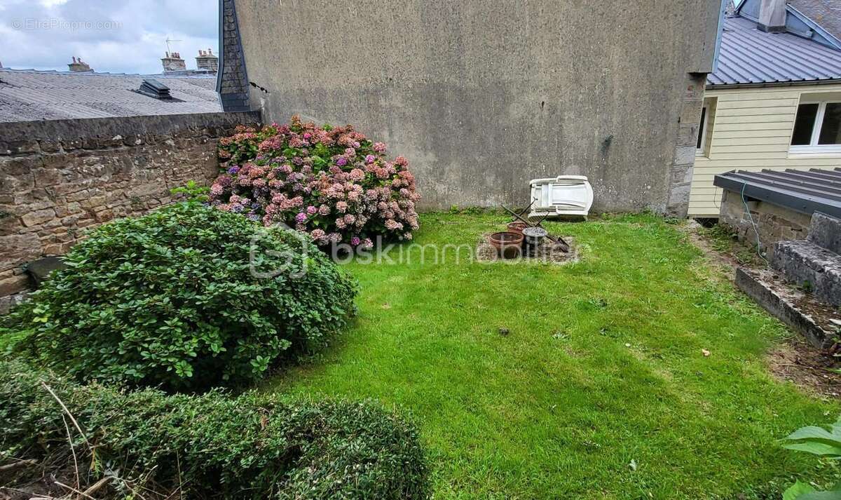 Maison à SAINT-SEVER-CALVADOS