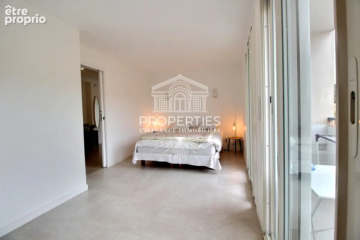 Le lavandou - hyper centre - t4 renove - 87m² - ascenseur - expo sud - photo 8