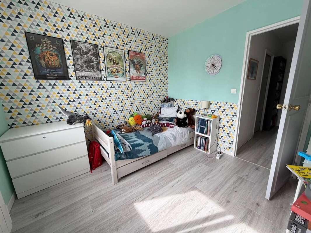 Maison à LE MESNIL-SAINT-DENIS