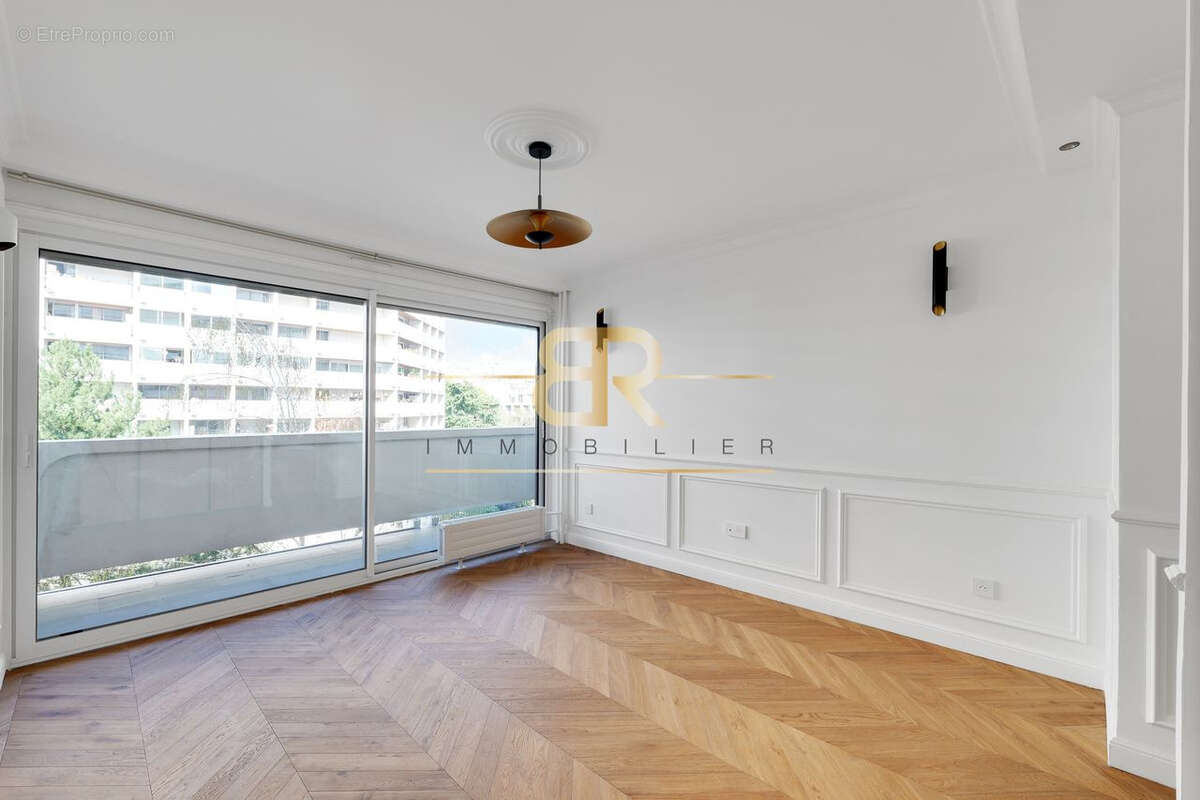 Appartement à PARIS-12E