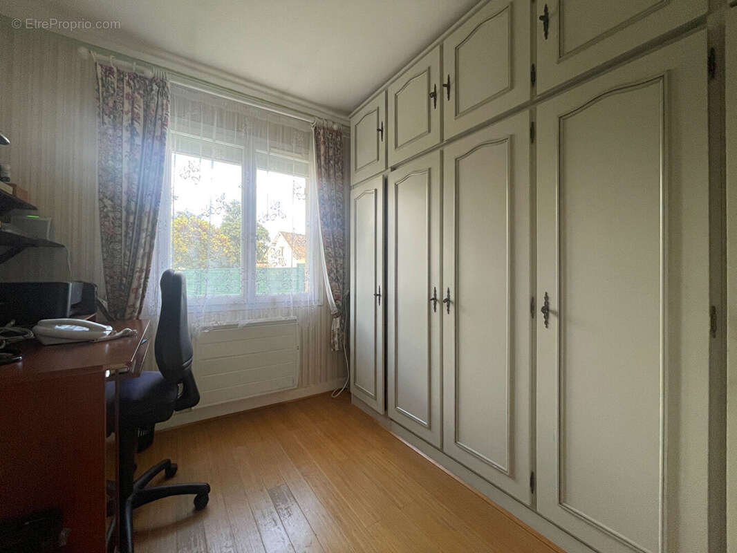 Maison à LE PERRAY-EN-YVELINES