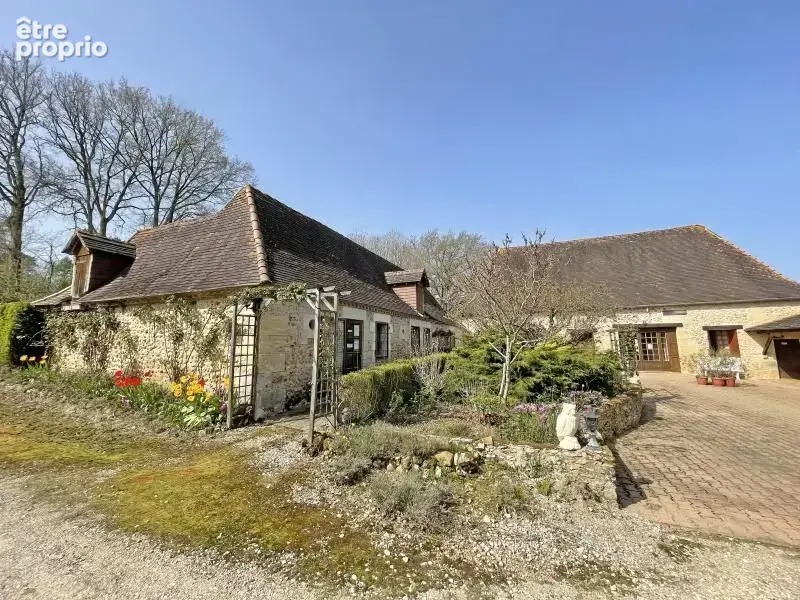 Propriété avec gîtes et chambres d'hôtes avec étang - photo 25