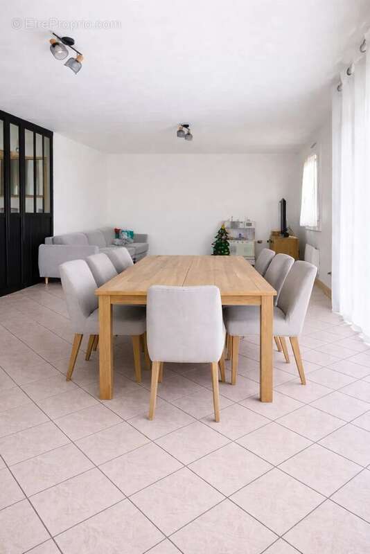 Maison à GIRONVILLE-SUR-ESSONNE