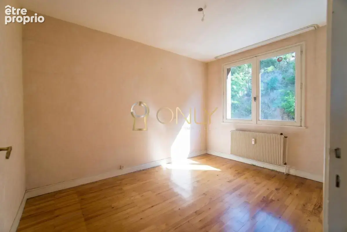 Jassans-Riottier - Appartement T3 à rénover - à vendre - photo 8