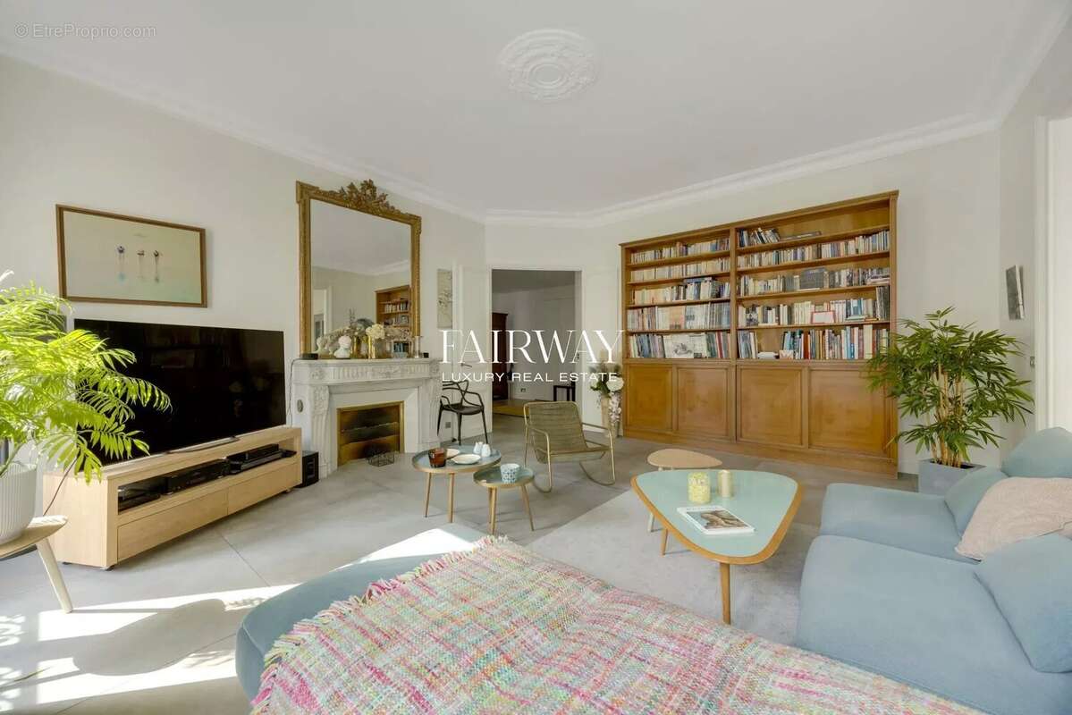 Appartement à PARIS-17E