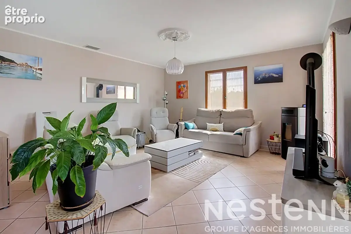 A VENDRE - Maison Vidauban 5 pièces 123m2, piscine , garage  , sous sol  et cave. - photo 6