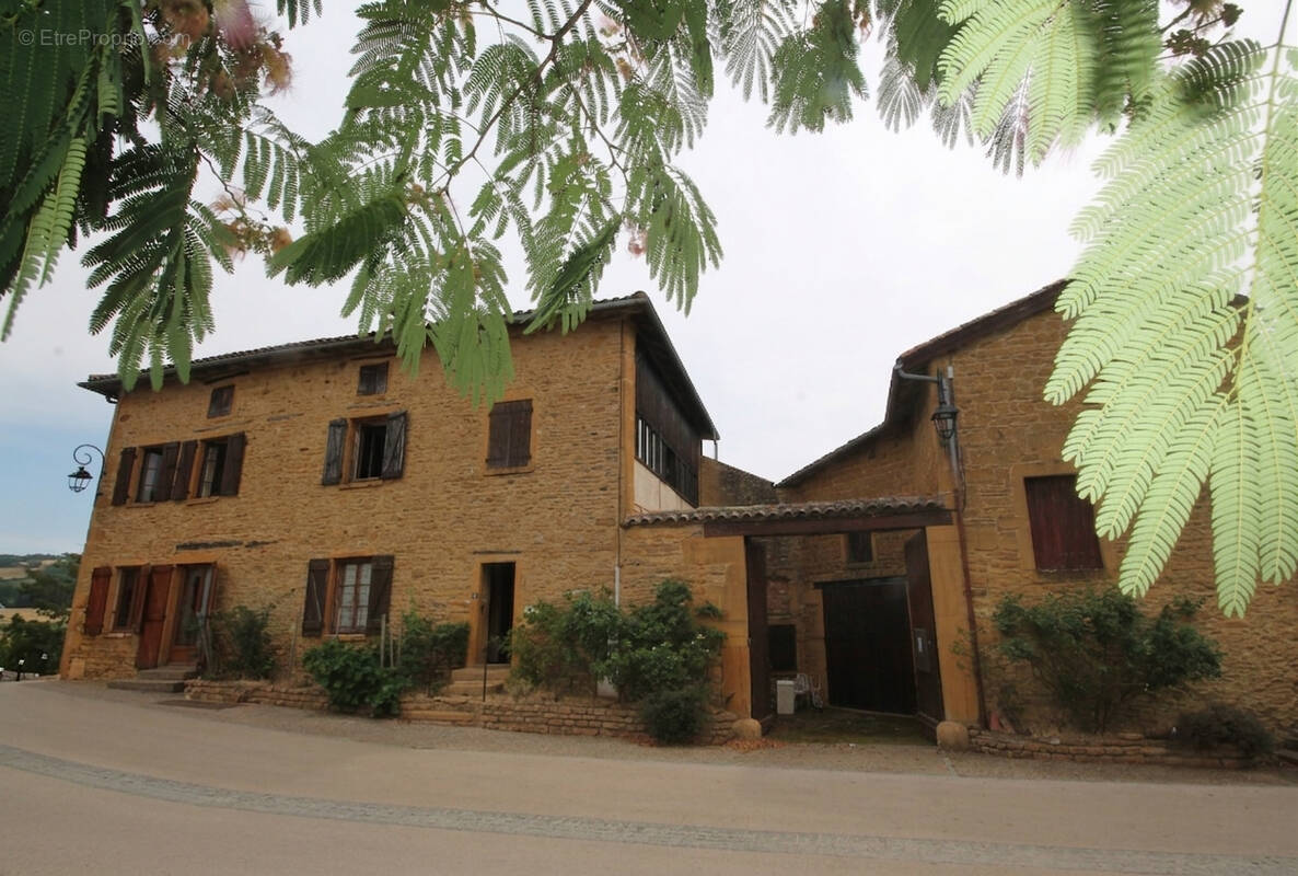 Maison à OINGT