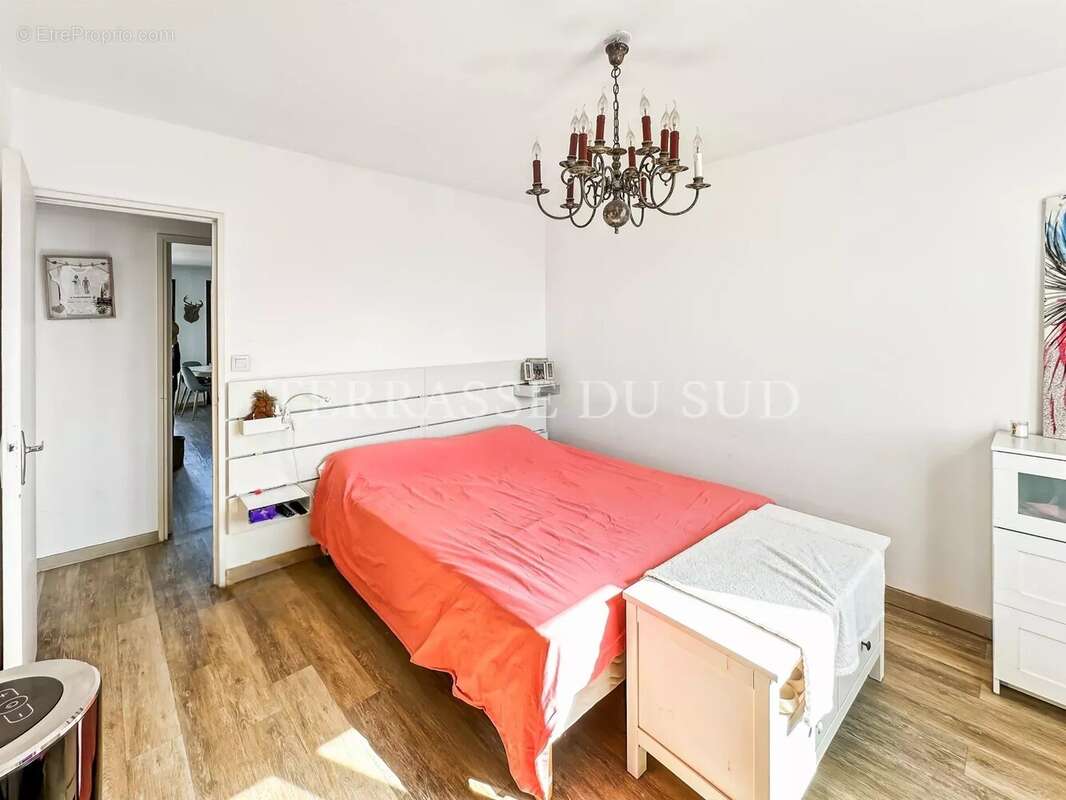 Appartement à MARSEILLE-3E