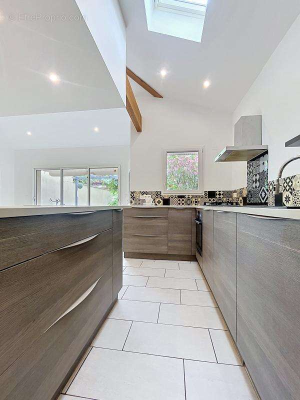 Maison 75 m² à Villeurbanne  - photo 6
