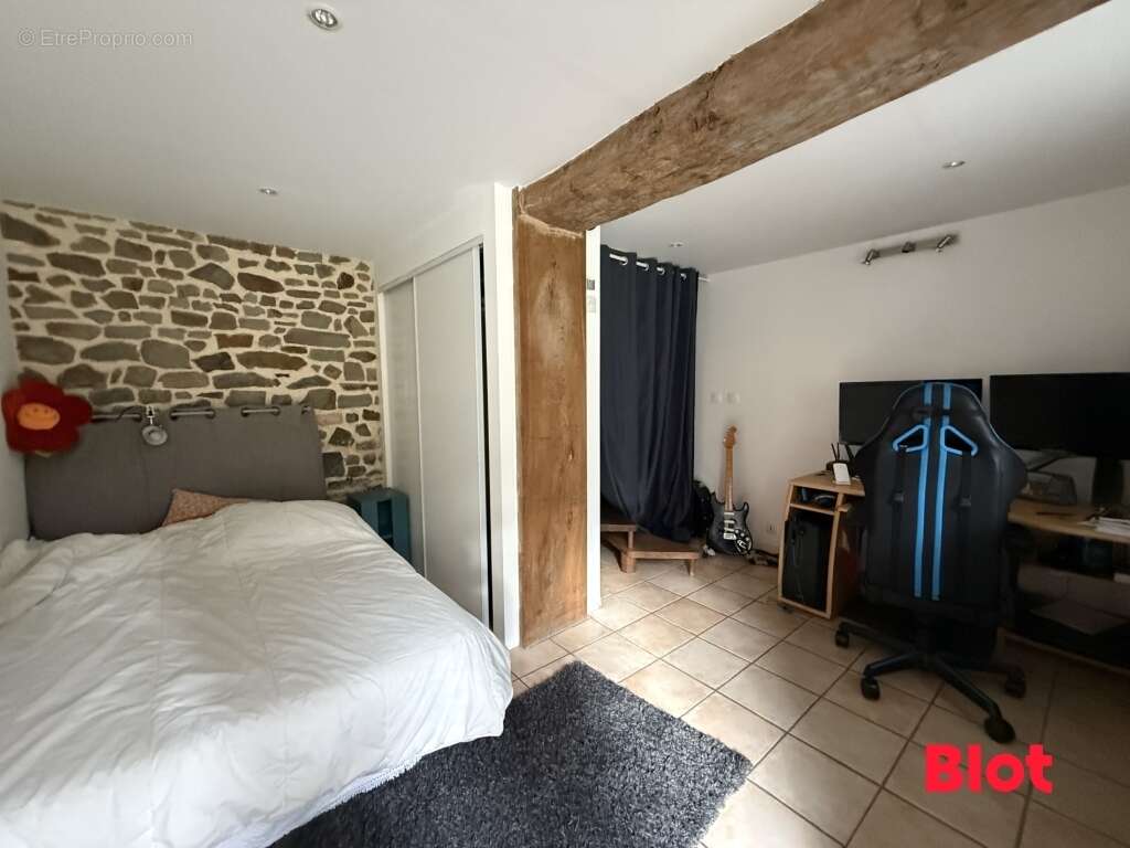 Maison à PIRE-SUR-SEICHE