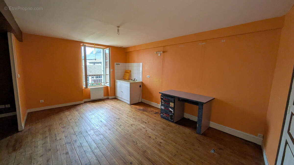 Maison à SAINT-SECONDIN