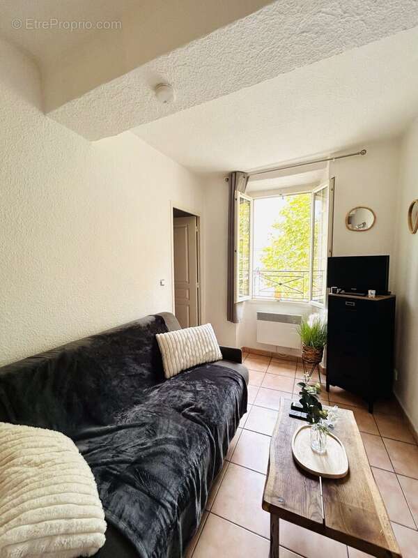 Appartement à LE MUY