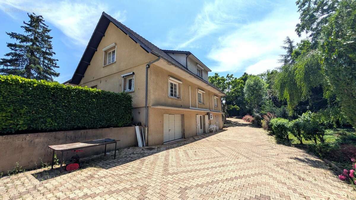 Maison à CHENOVE