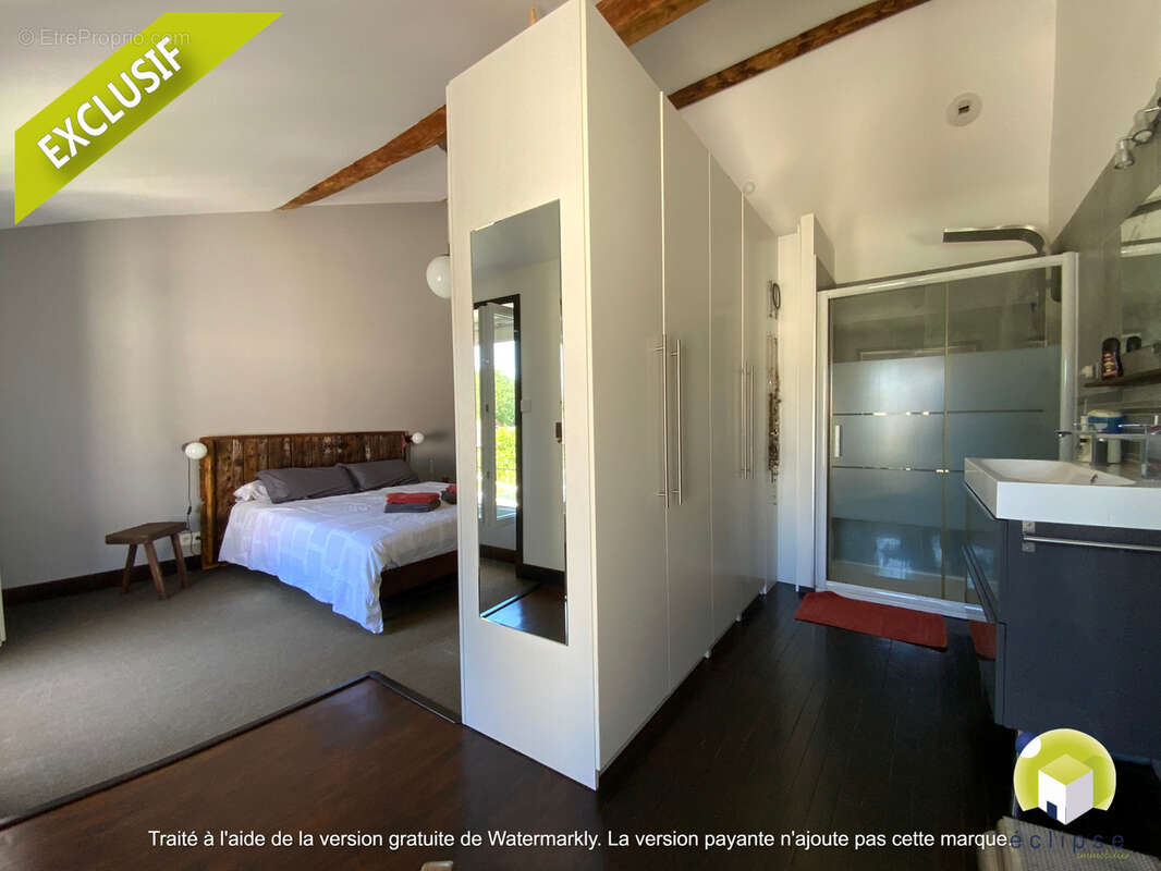 Polliat Centre - Maison d'habitation 220 m2 4/5 chambres + jardin + dépendances - photo 15