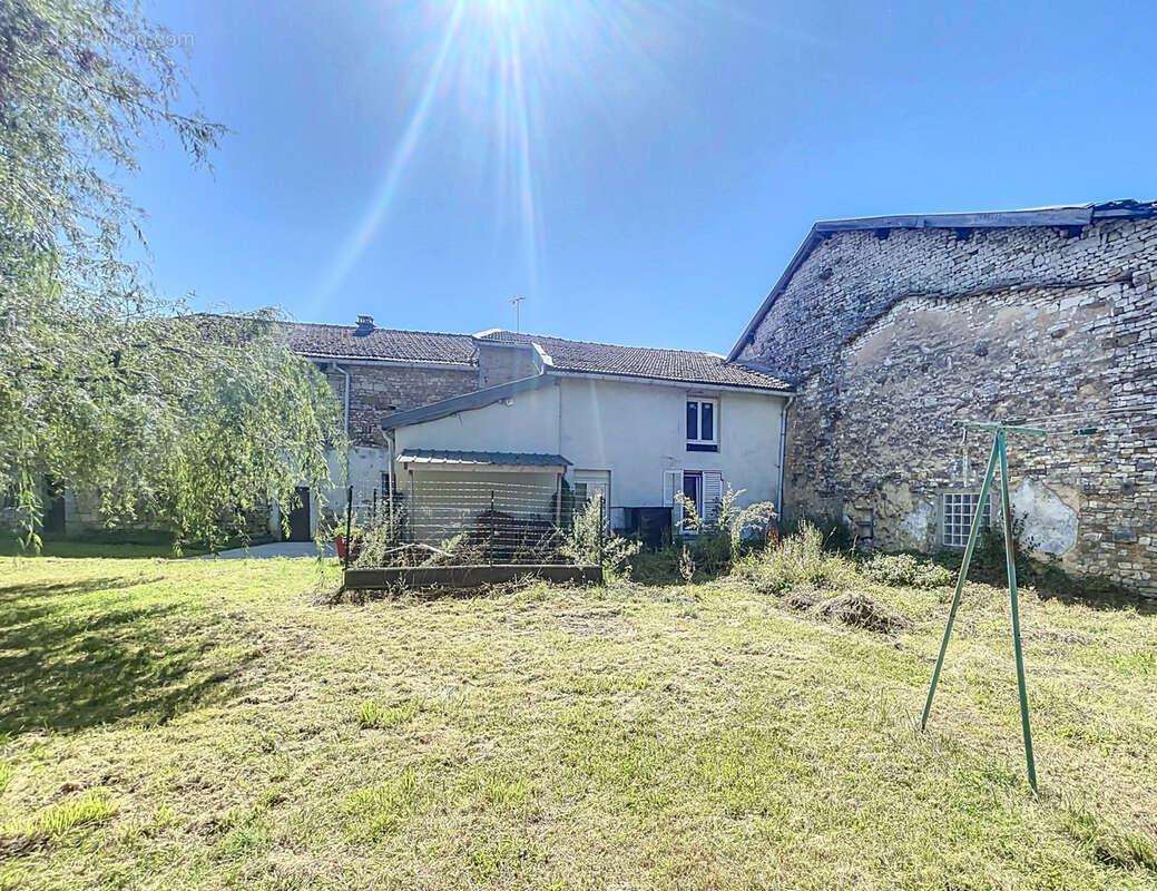 Maison à HEVILLIERS