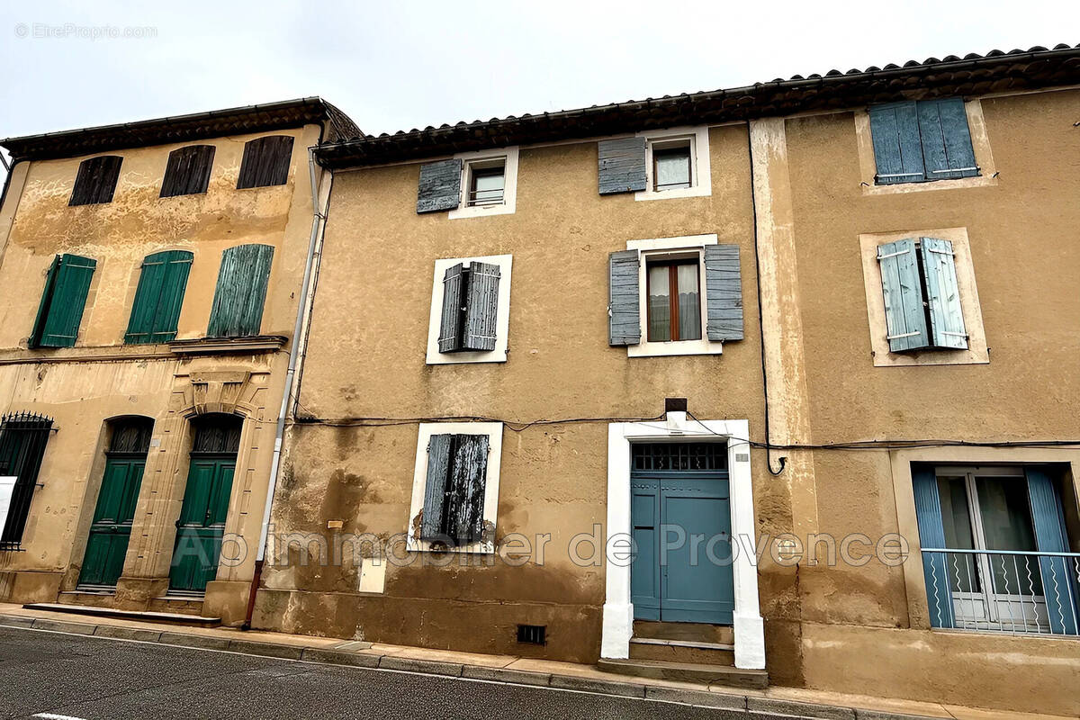 Appartement à ROGNES