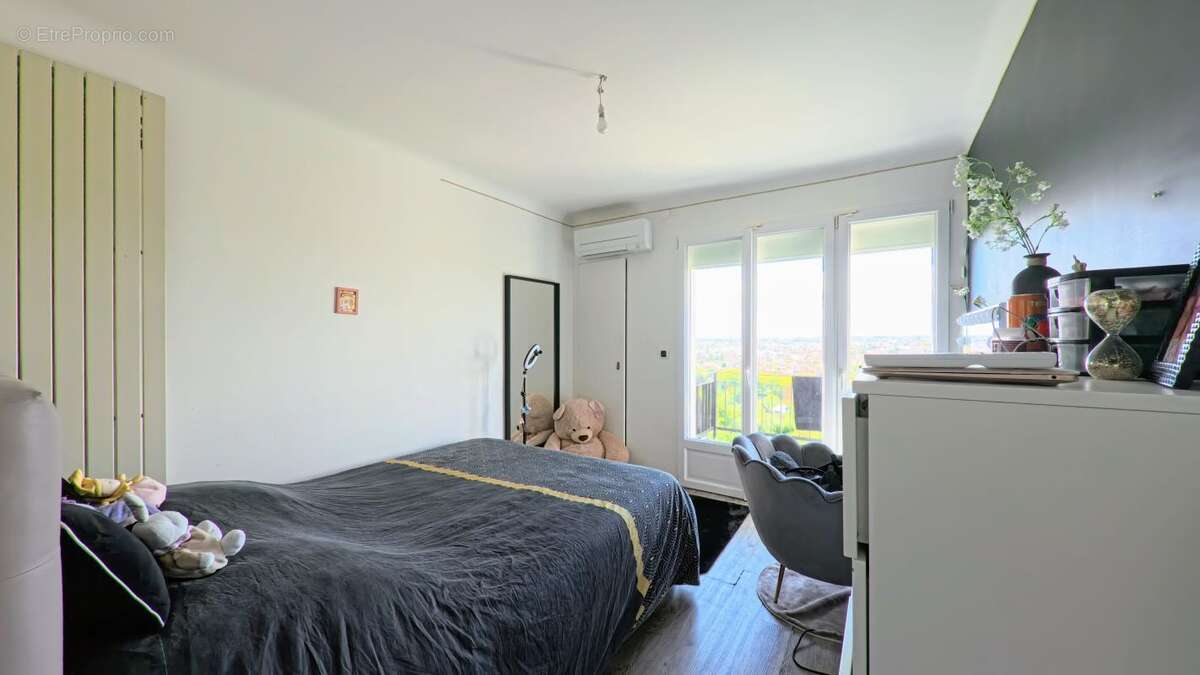 Maison à CHENNEVIERES-SUR-MARNE