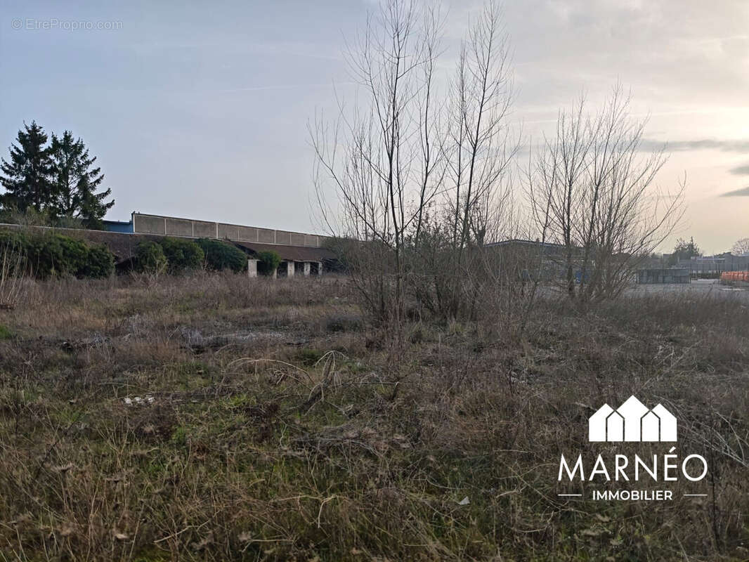 Terrain à CHALONS-EN-CHAMPAGNE