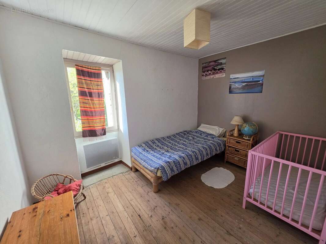 Maison à MONTAIGU-DE-QUERCY