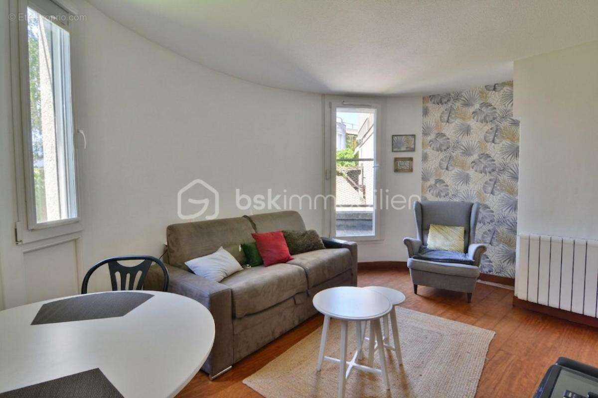 Appartement à SAINT-MARTIN-D'HERES