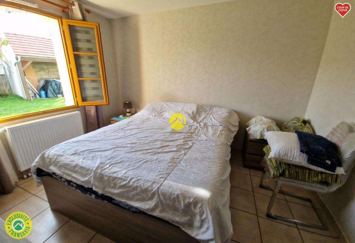 Maison à LA GUERCHE-SUR-L&#039;AUBOIS