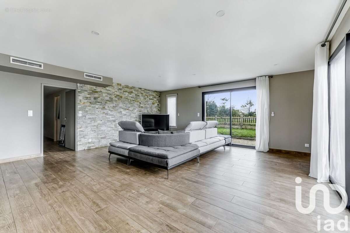 Photo 5 - Maison à SAINTE-FOY-DE-PEYROLIERES