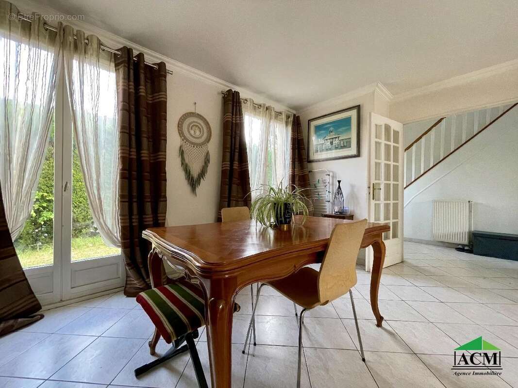 Maison à MERY-SUR-OISE