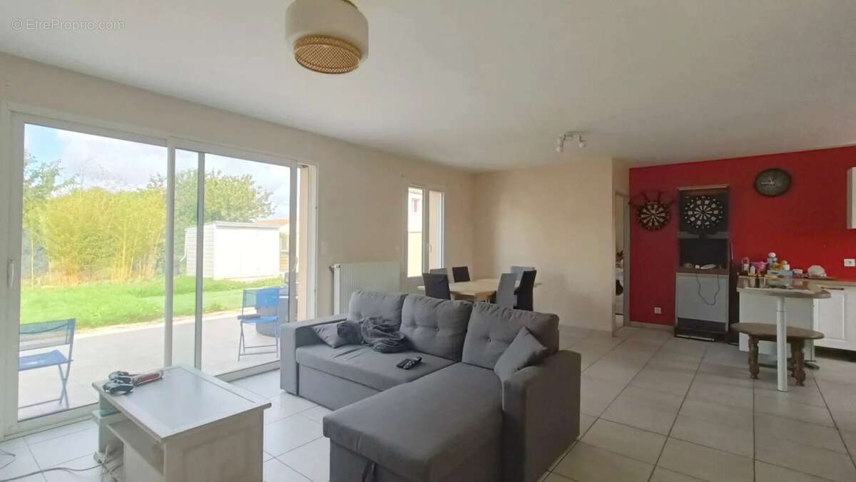 Maison à NEUVILLE-DE-POITOU