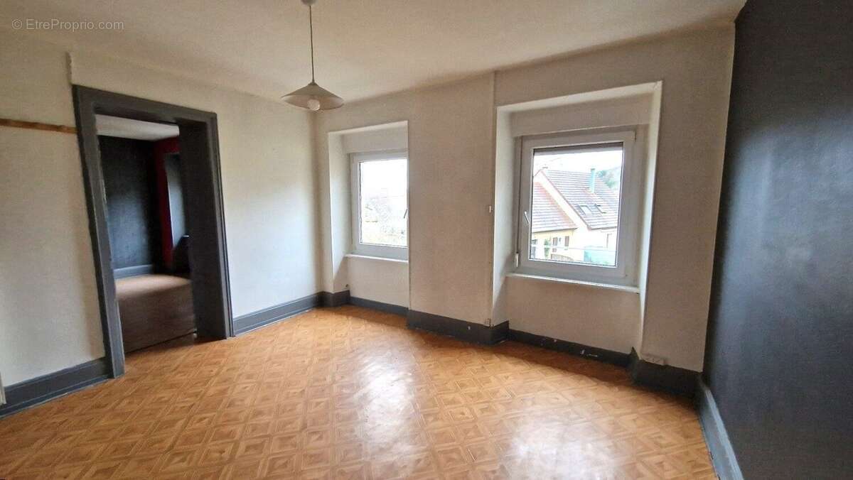 Appartement à BOUROGNE