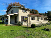 Maison à VENDAYS-MONTALIVET