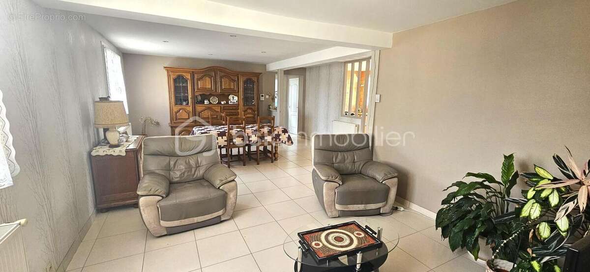 Maison à FONTENAY-TRESIGNY