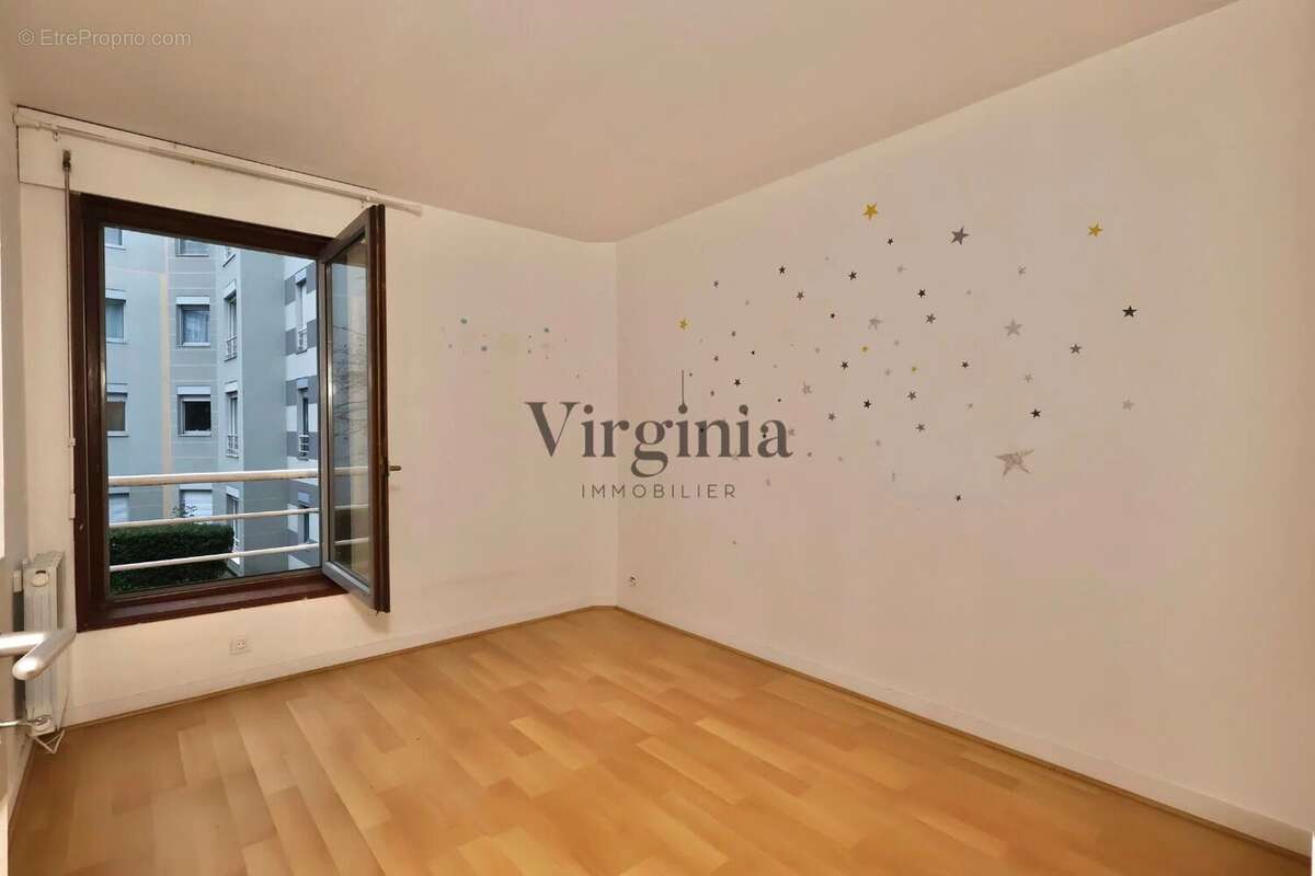 Appartement à CHARENTON-LE-PONT