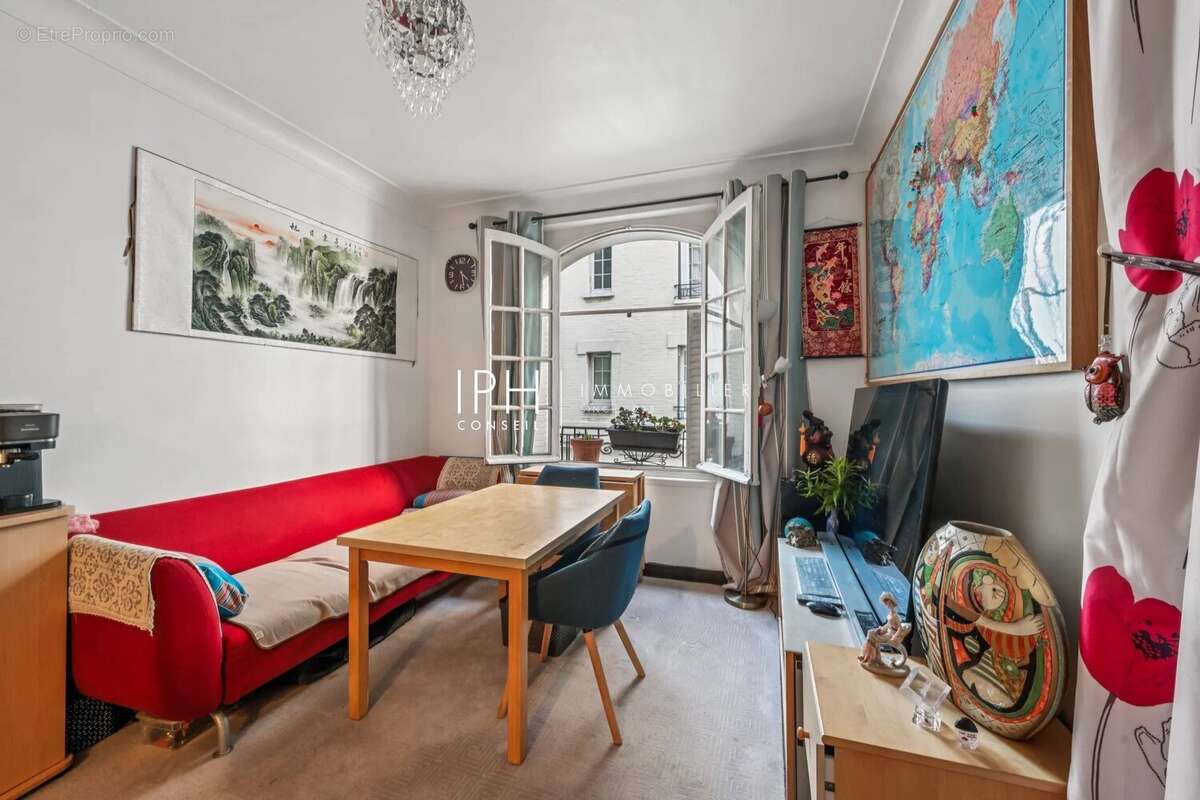 Appartement à COURBEVOIE