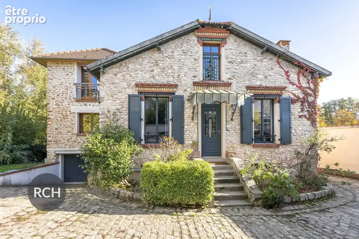 Neauphle-le-Vieux - Charmante maison en pierre dans un écrin de tranquillité - photo 1