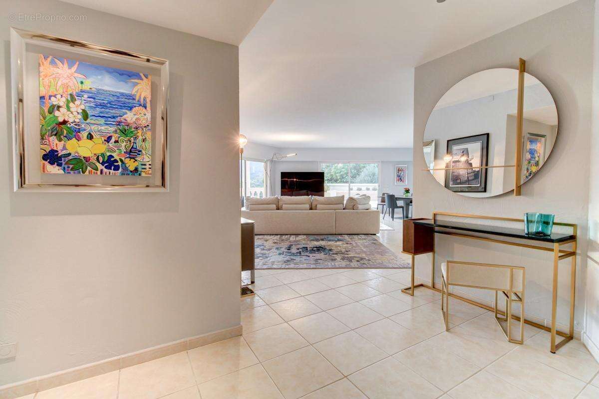 Appartement à MANDELIEU-LA-NAPOULE