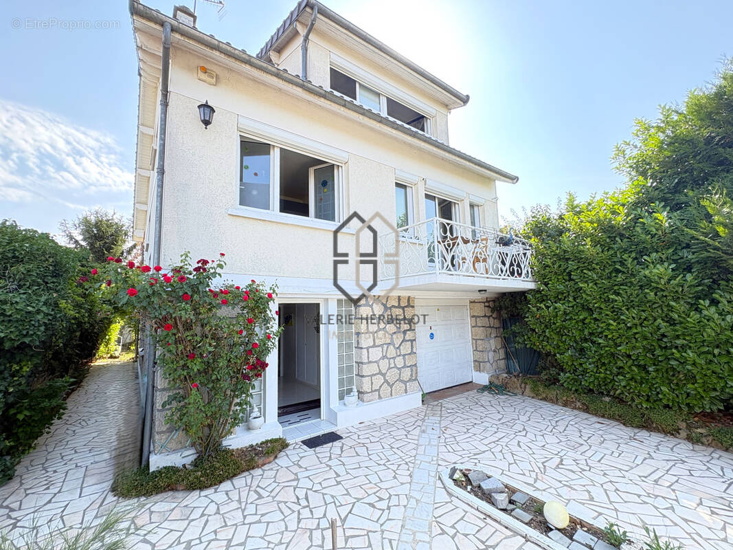 Maison à ORMESSON-SUR-MARNE