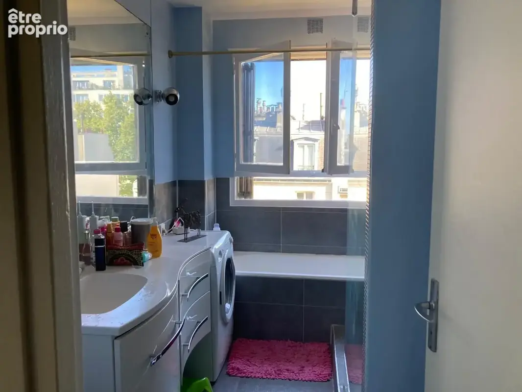 Paris 18e – Ordener / Marcadet – 6ème étage avec ascenseur, balcon-terrasse et vue dégagée - photo 10