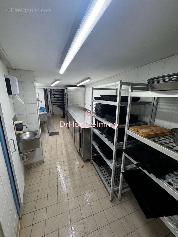 Commerce à CHAMPAGNE-AU-MONT-D&#039;OR