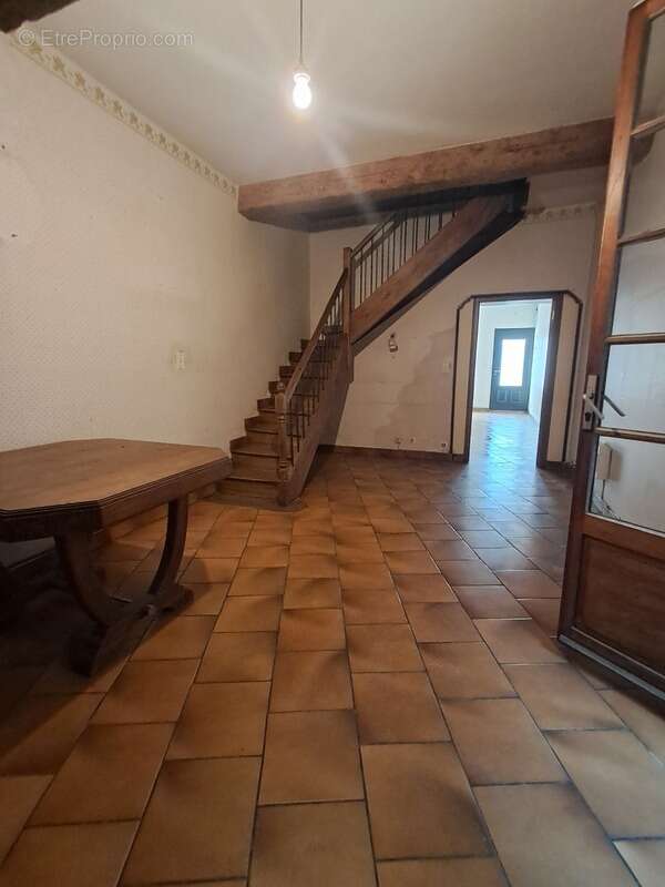 Maison de village traversante, grand garage, grange et fort potentiel – Pexiora - photo 6