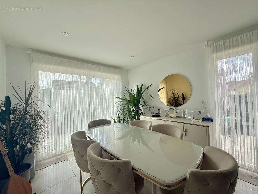 Maison à LONGECOURT-EN-PLAINE