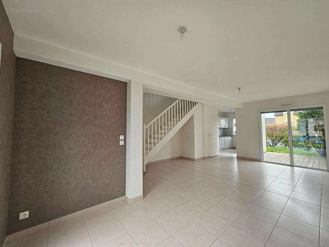 Maison 4 chambres  111 m²  Gévezé - photo 6