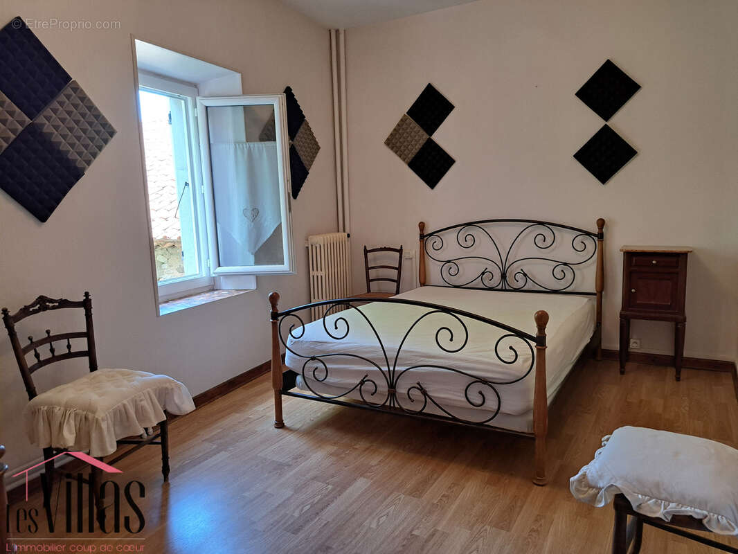 Maison à OUPIA