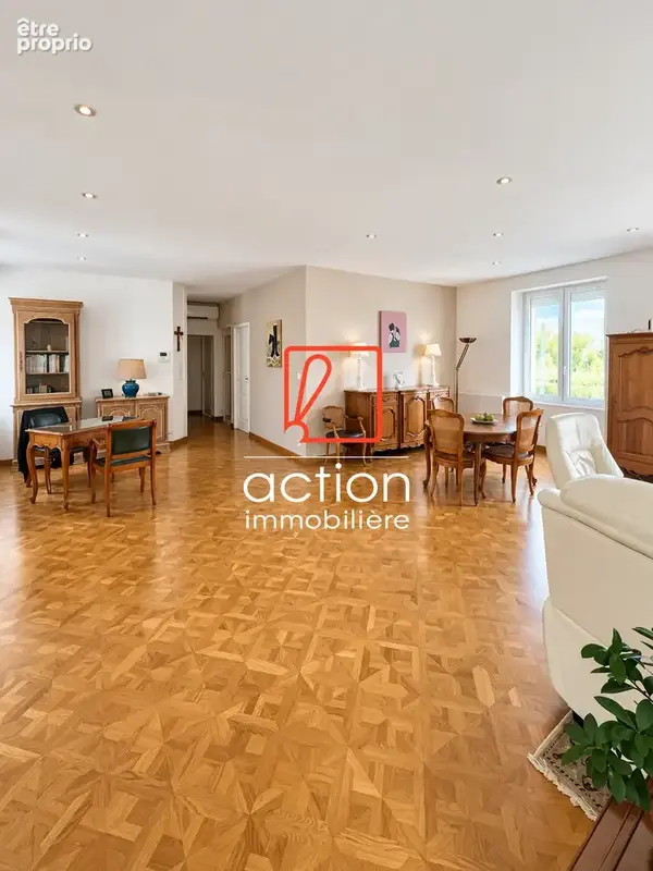 PAIMPOL   Appartement de 160 m2 avec ascenseur privatif et beaux volumes - photo 2