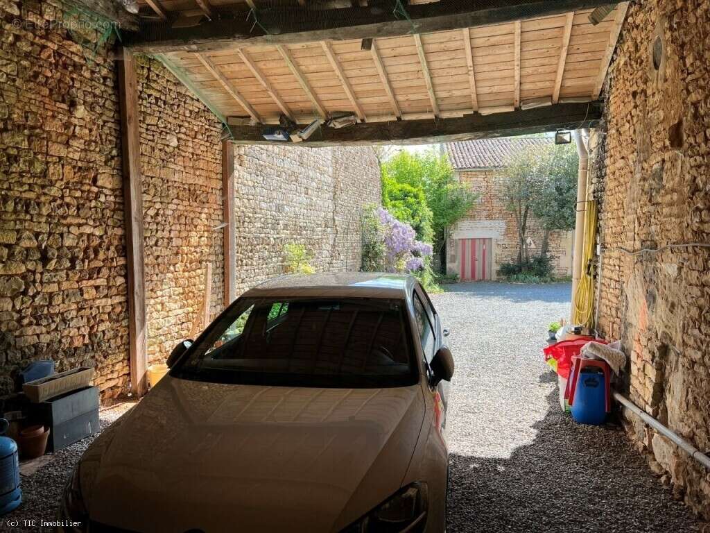Maison à SAUZE-VAUSSAIS