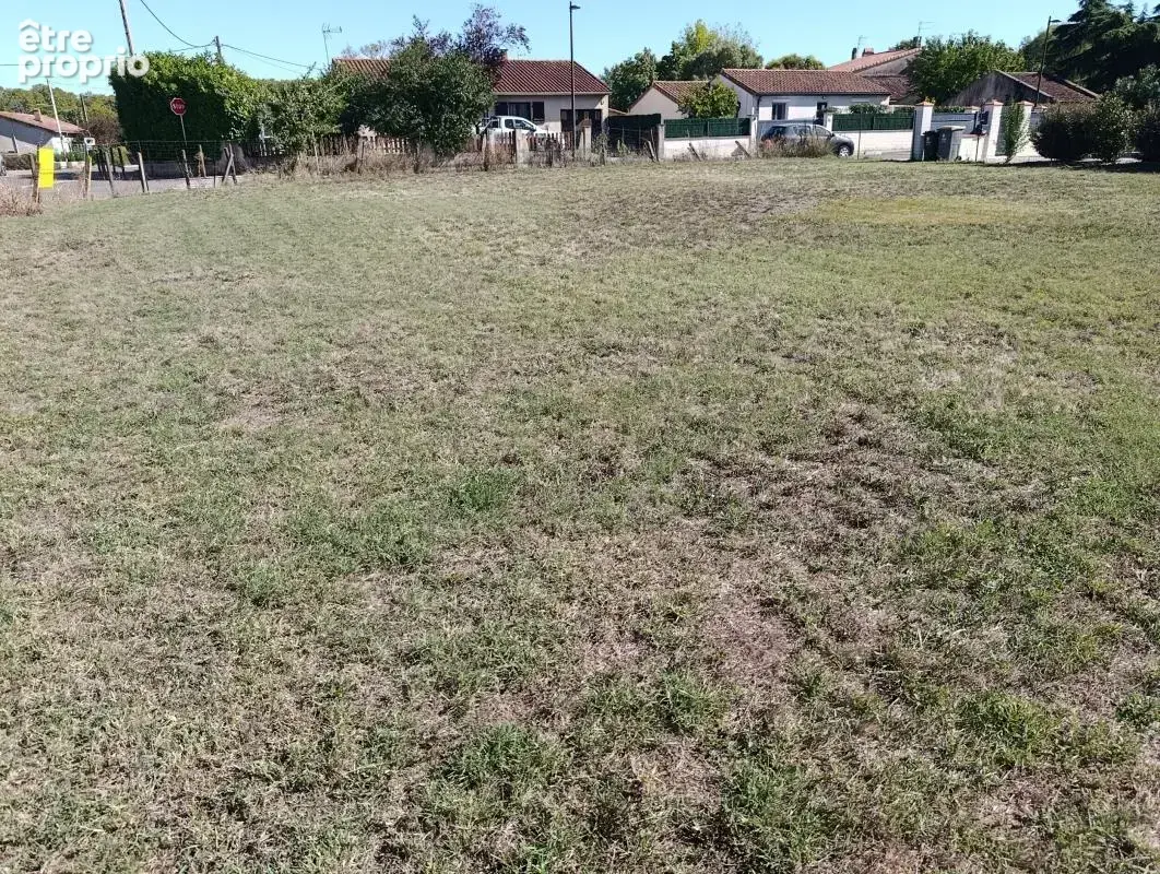 Photo Terrain à Vernet au prix de 189 000€