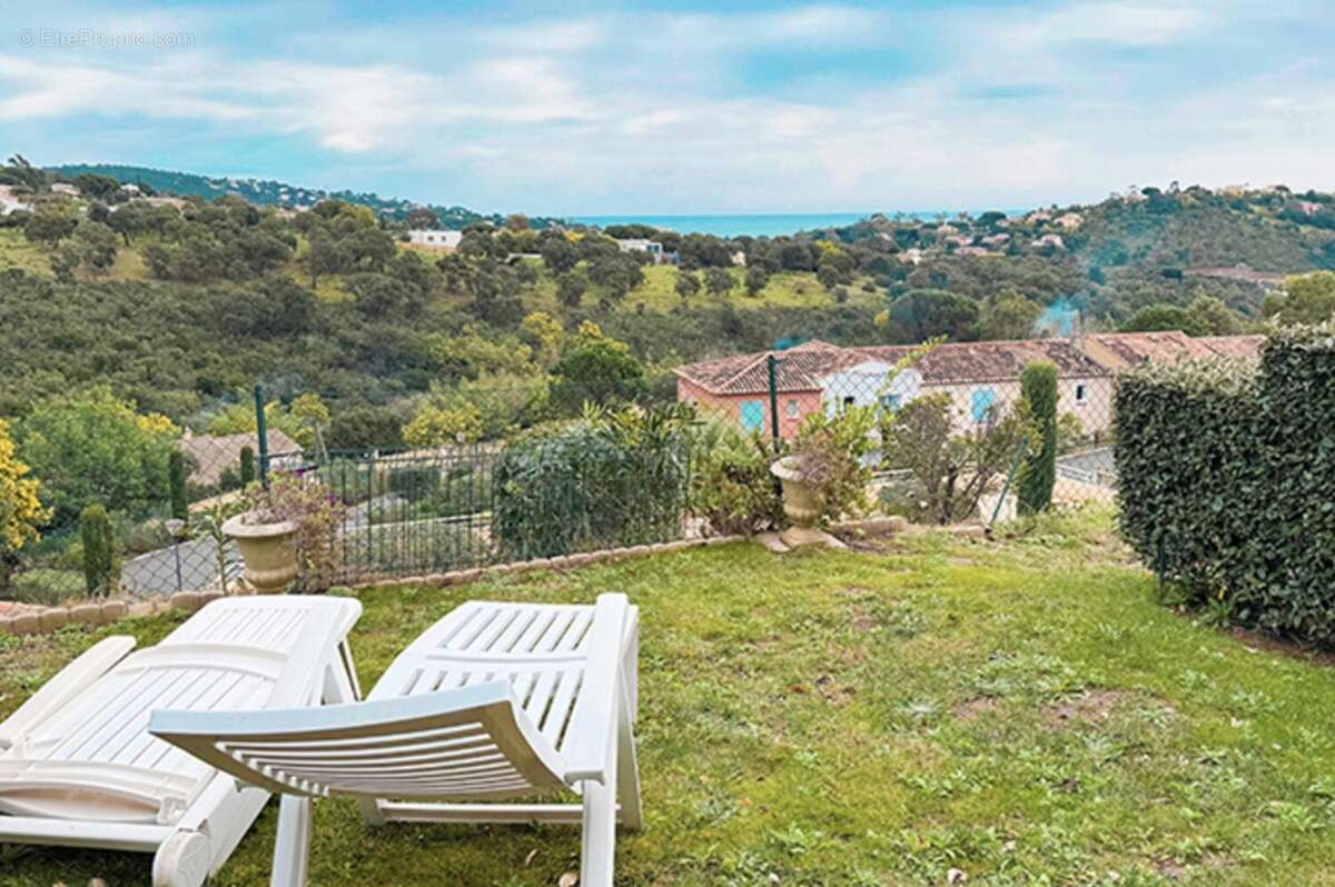 Maison à ROQUEBRUNE-SUR-ARGENS