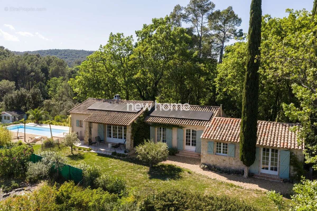 Villa joliment rénovée avec piscine dans un cadre verdoyant - photo 2