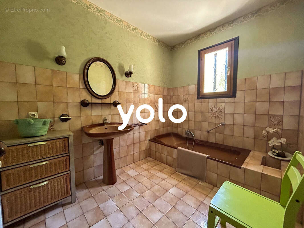 Maison 174 m² à Milhac-D'auberoche  - photo 7