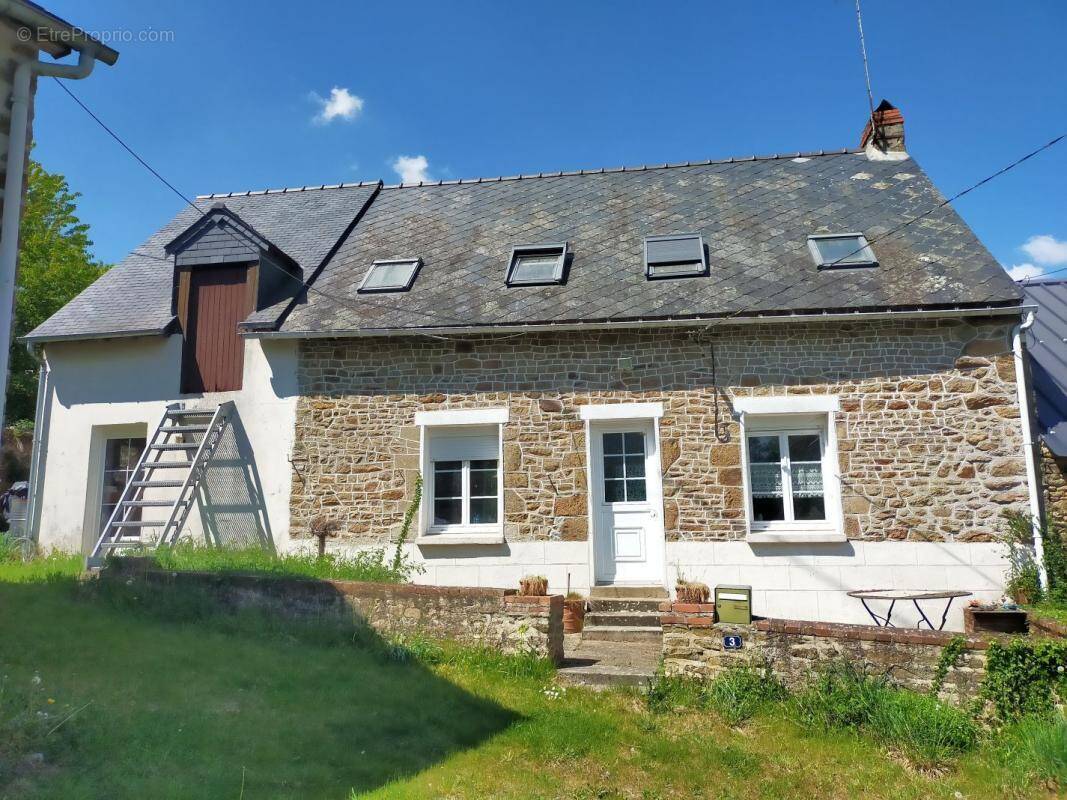Maison à COURCITE