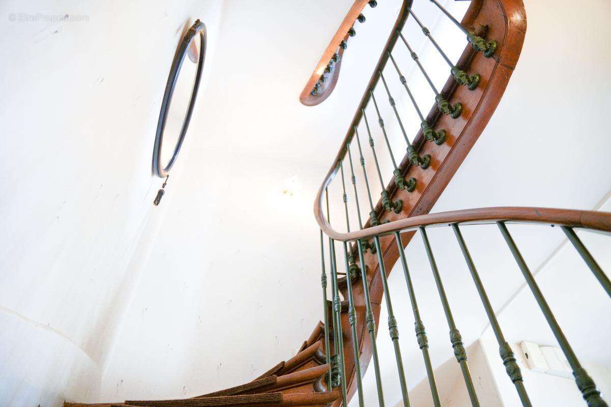 Maison de maître, 6 chambres, parc arboré de 4 566m², dépendances - photo 15